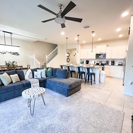8906 Windsor Wonderland 5Bd Disney Area